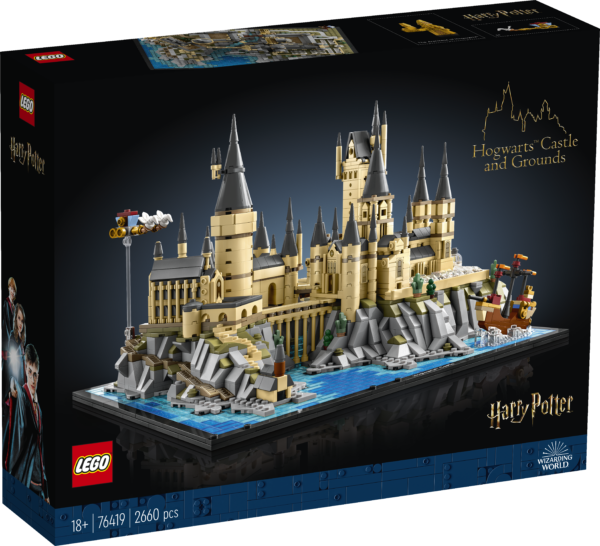 LEGO Harry Potter Hogwarts Castle and Grounds 1