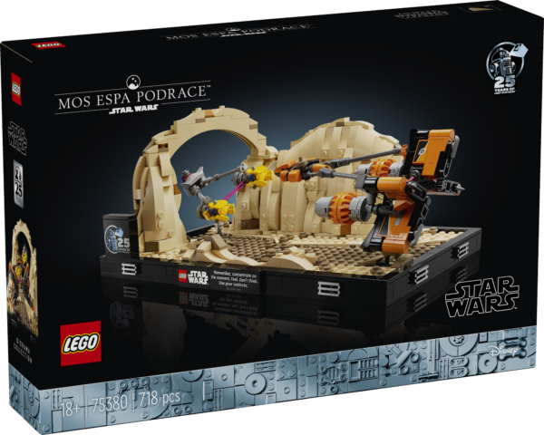 LEGO Star Wars Mos Espa Podrace Diorama 1